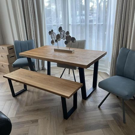 דירות Stunning 2-Bed-2Bath Apt In Whitby With Parking מראה חיצוני תמונה