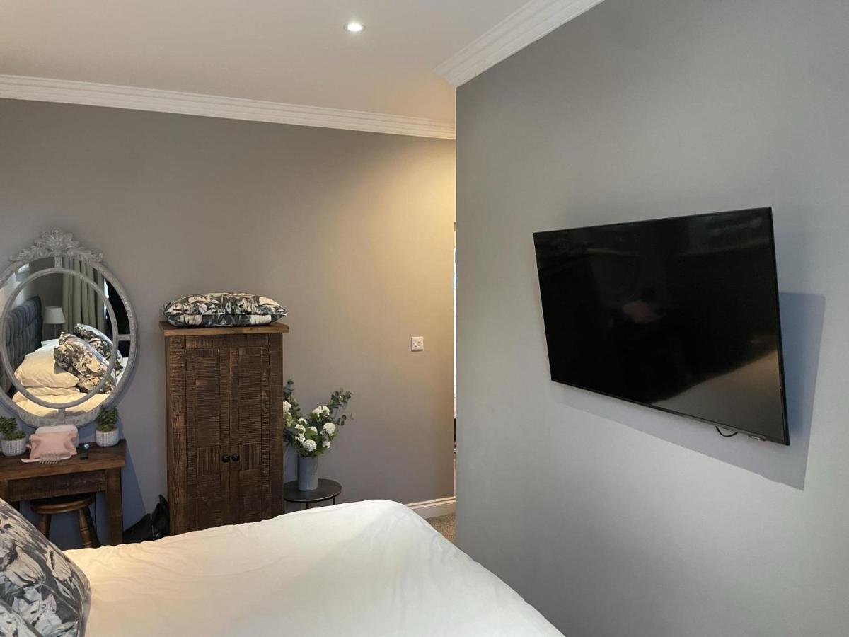 דירות Stunning 2-Bed-2Bath Apt In Whitby With Parking מראה חיצוני תמונה