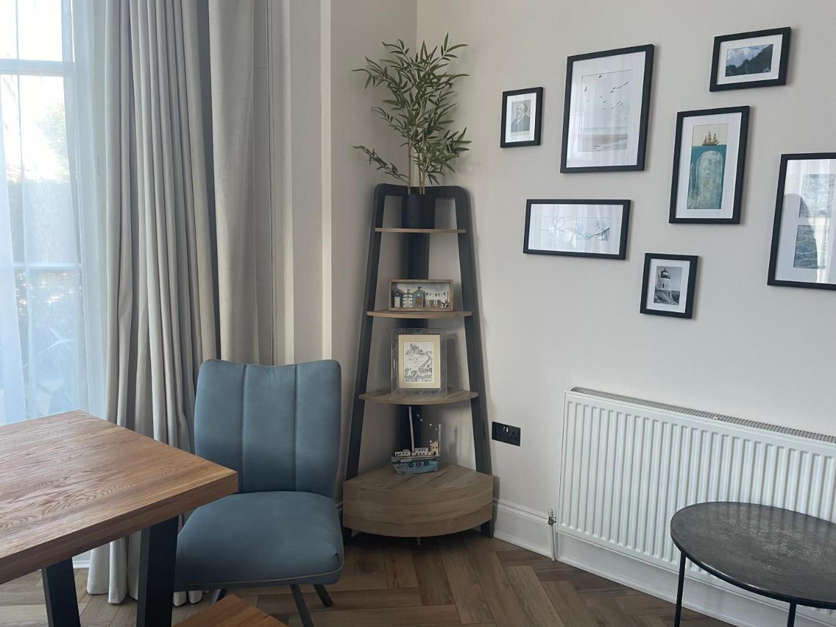 דירות Stunning 2-Bed-2Bath Apt In Whitby With Parking מראה חיצוני תמונה